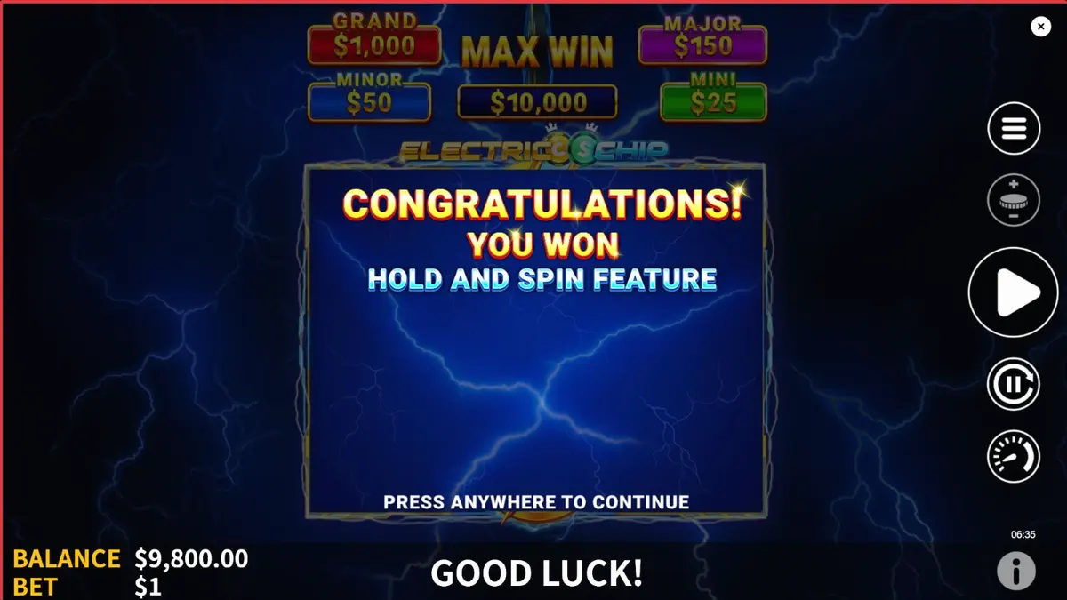 Screenshot ng Electric Chip slot game na may neon lights at mga simbolo ng casino chips.